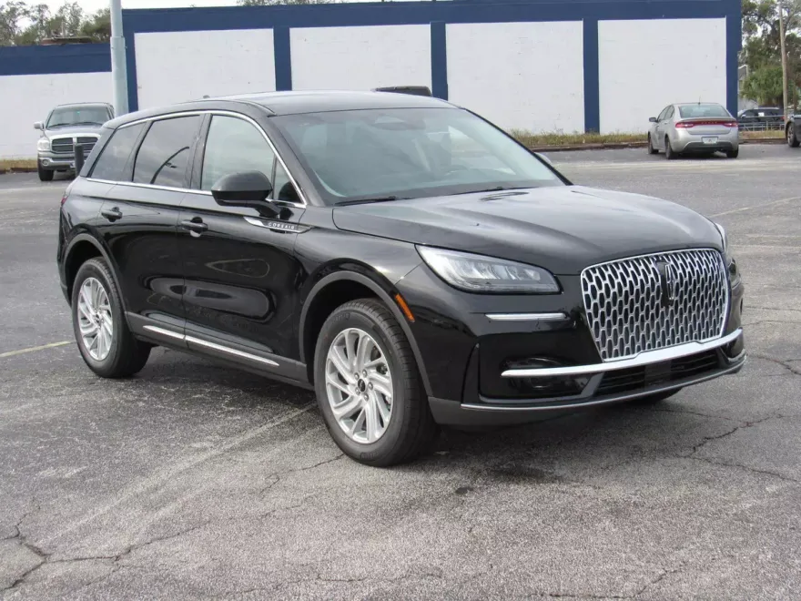2025 Lincoln Corsair Premiere photo 1