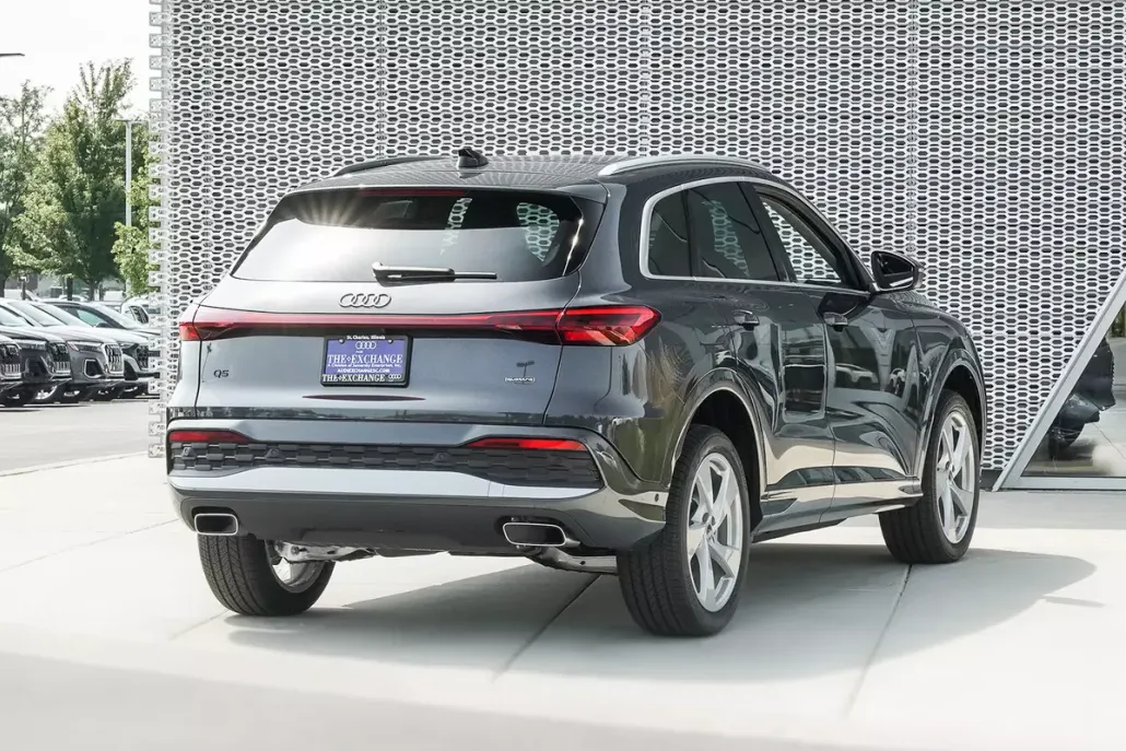2025 Audi Q5 Premium Plus photo 1