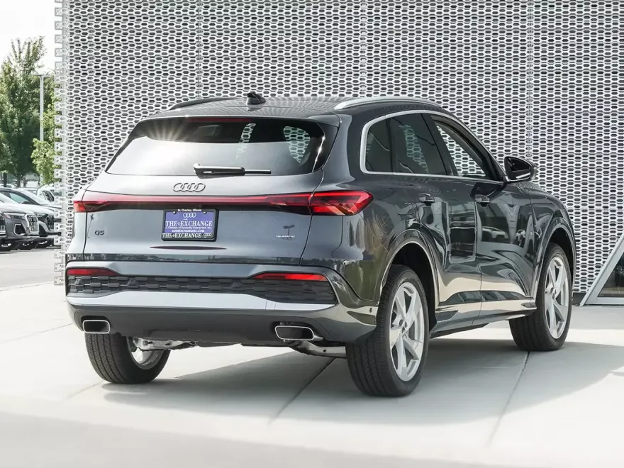 2025 Audi Q5 Premium Plus photo 1