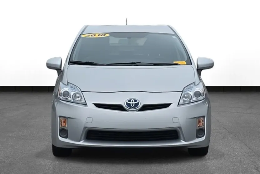 2010 Toyota Prius Two photo 1