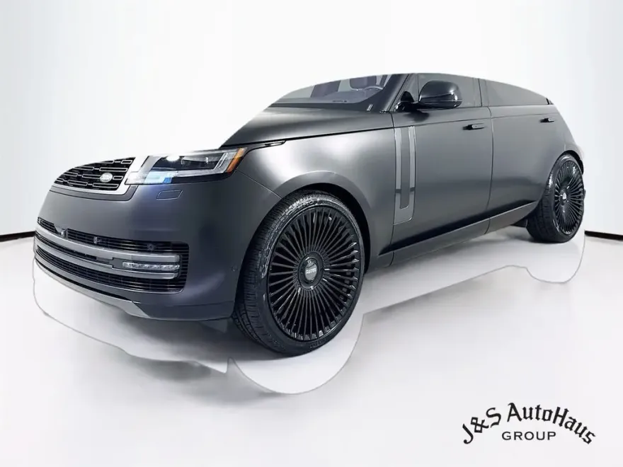 2023 Land Rover Range Rover SE photo 1