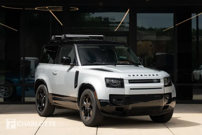 2023 Land Rover Defender X-Dynamic SE photo 1