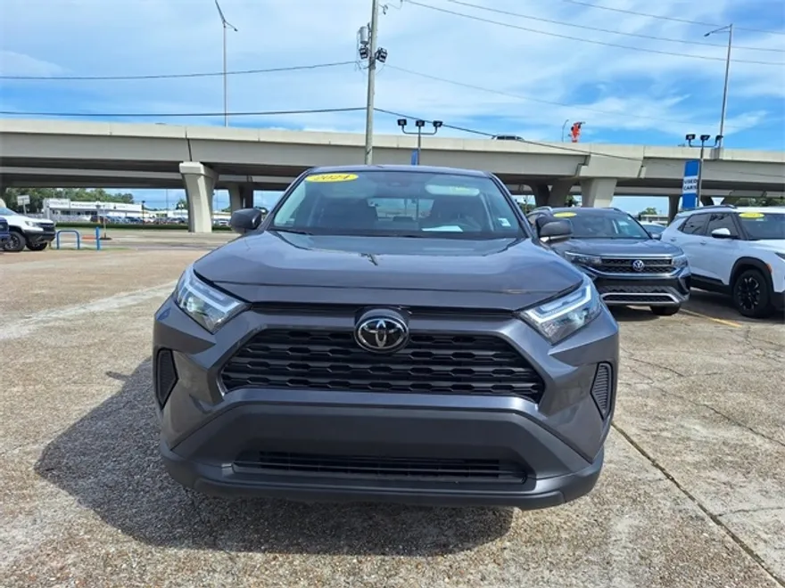 2024 Toyota RAV4 LE photo 1
