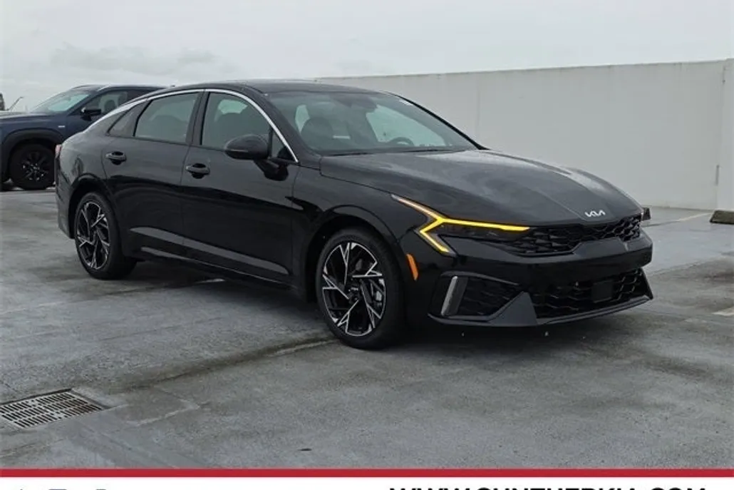 2025 Kia K5 GT-Line photo 1
