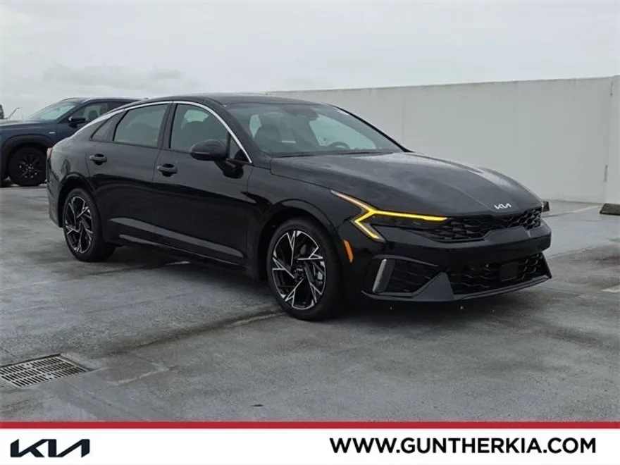 2025 Kia K5 GT-Line photo 1