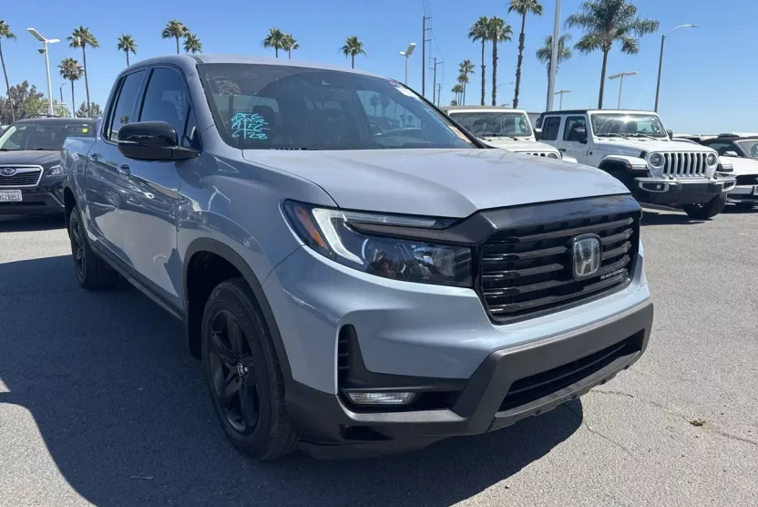 2022 Honda Ridgeline Black Edition photo 1