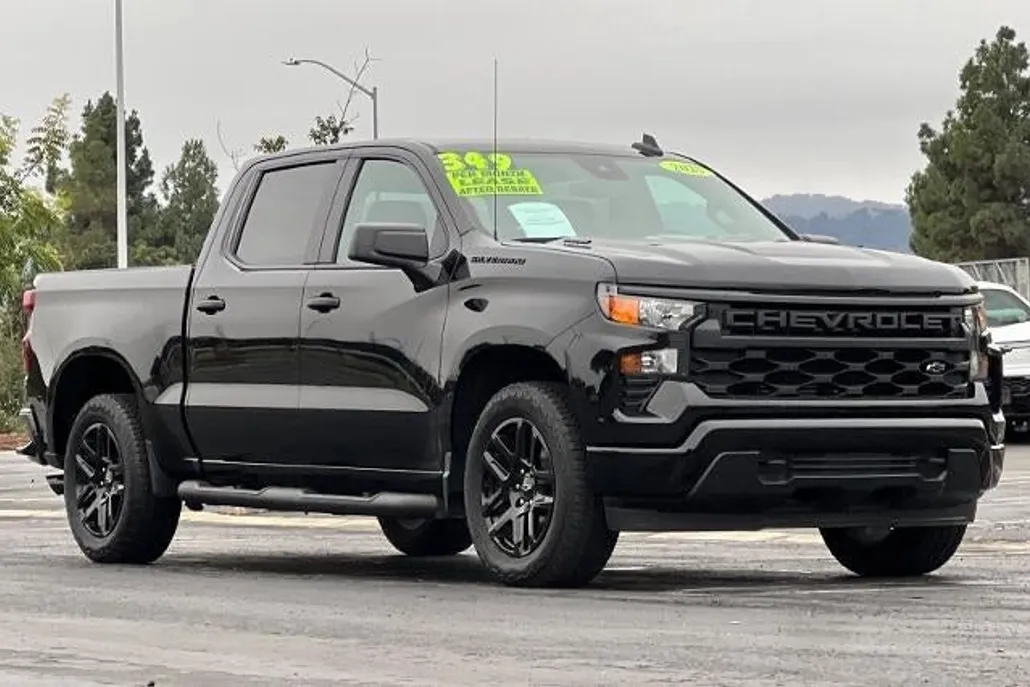 2025 Chevrolet Silverado 1500 Base photo 1