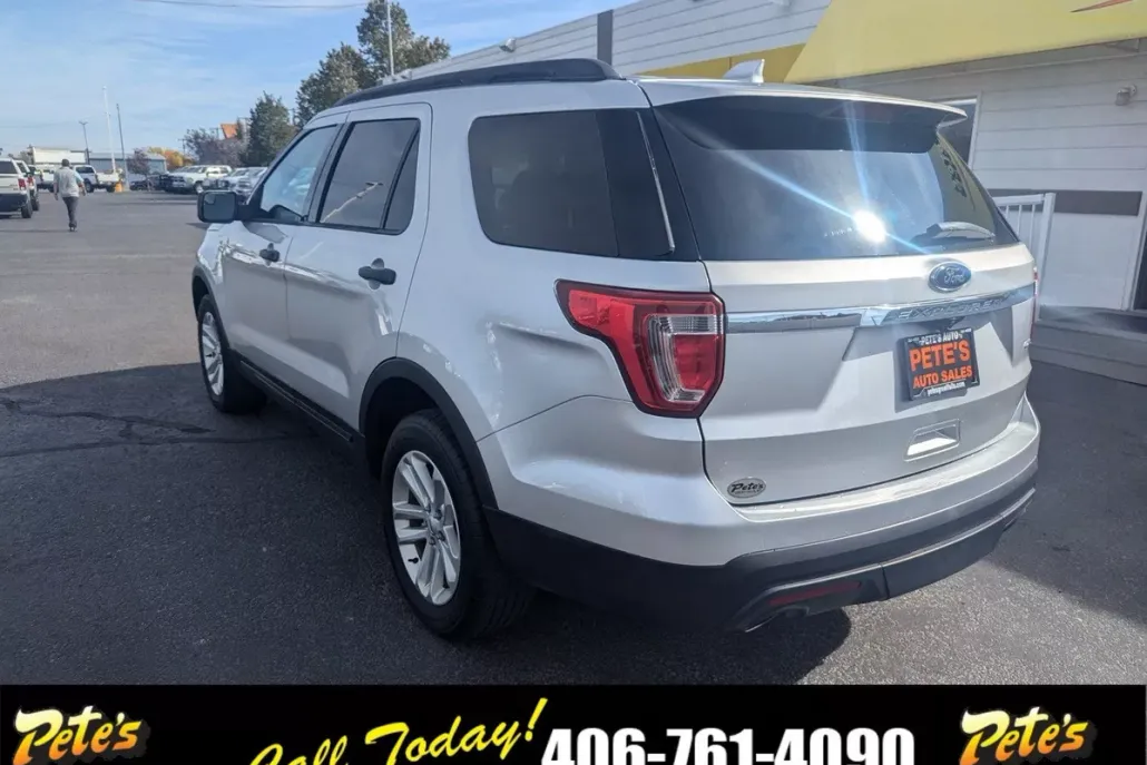 2016 Ford Explorer Base photo 1