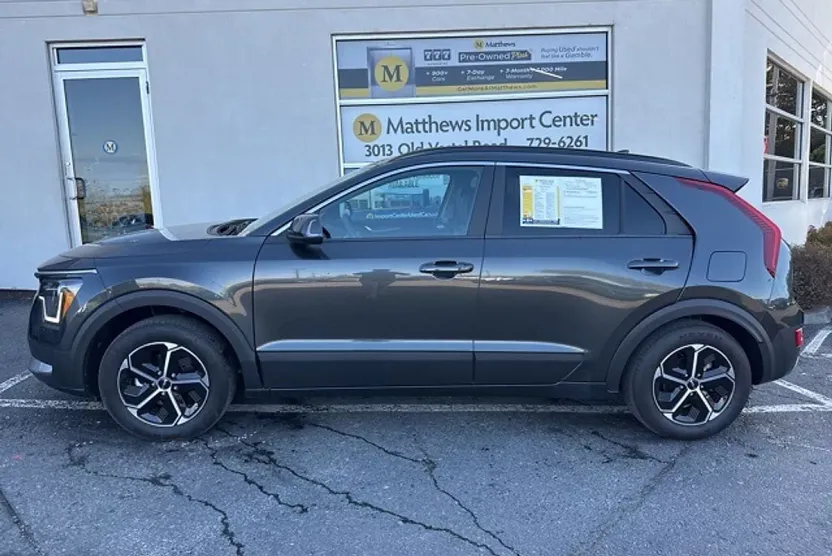 2024 Kia Niro EX photo 1