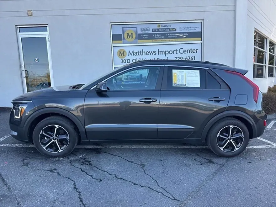 2024 Kia Niro EX photo 1