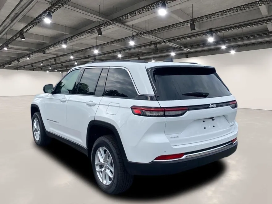 2025 Jeep Grand Cherokee Laredo X photo 1