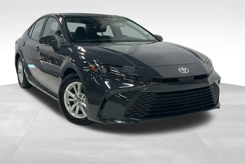 2025 Toyota Camry LE photo 1