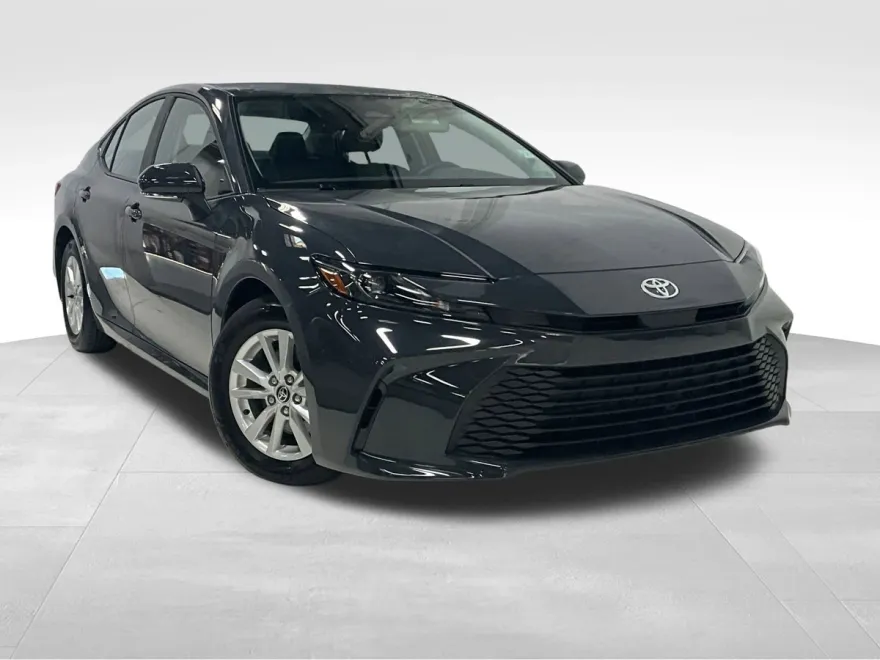 2025 Toyota Camry LE photo 1