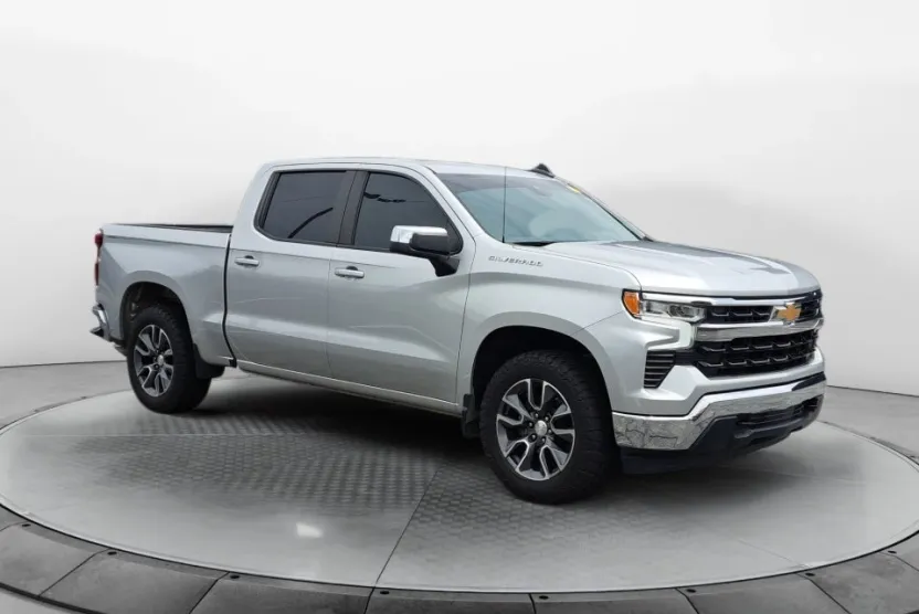 2022 Chevrolet Silverado 1500 LT photo 1