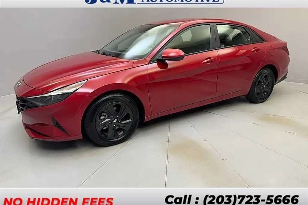 2023 Hyundai Elantra SEL photo 1