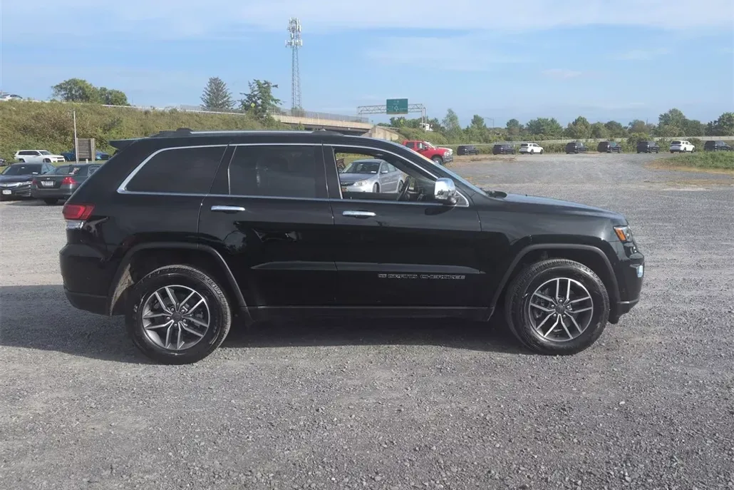 2022 Jeep Cherokee Limited photo 1