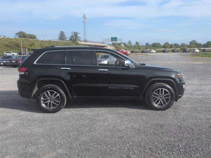 2022 Jeep Cherokee Limited photo 1