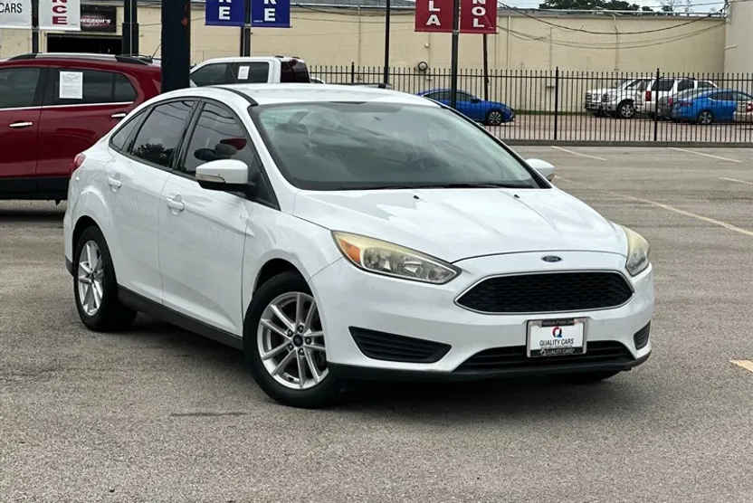 2016 Ford Focus SE photo 1