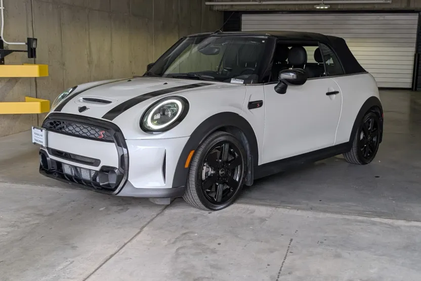 2024 Mini Cooper Convertible S photo 1