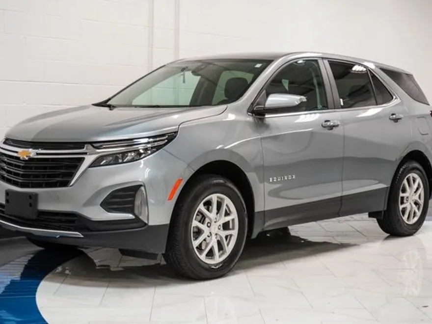 2024 Chevrolet Equinox LT photo 1