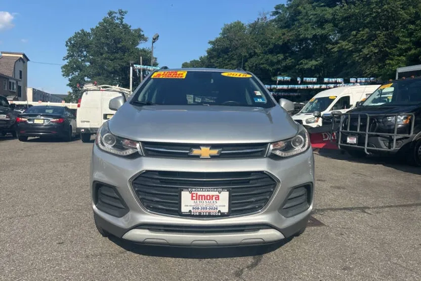 2018 Chevrolet Trax LT photo 1