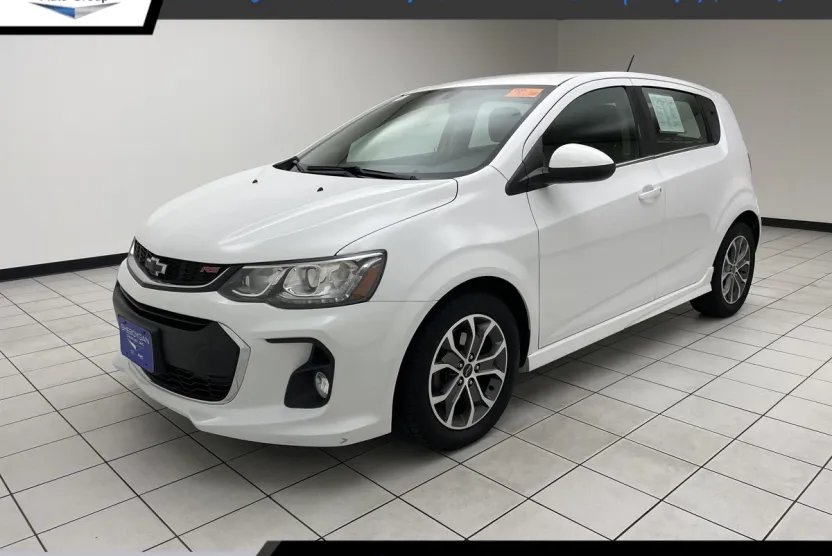 2019 Chevrolet Sonic LT photo 1