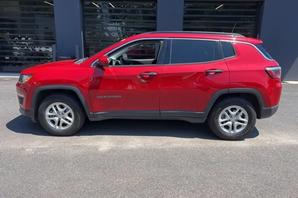 2020 Jeep Compass Sport photo 1