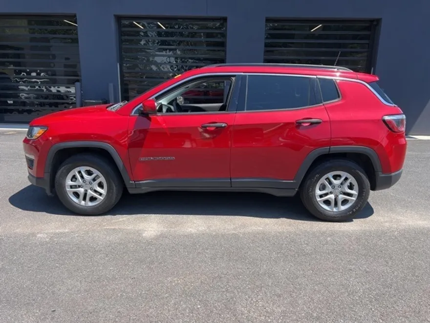 2020 Jeep Compass Sport photo 1