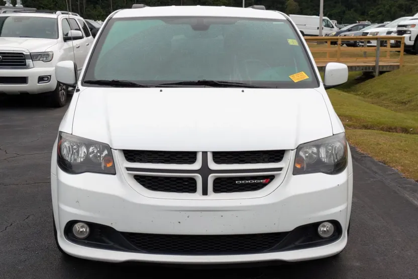 2019 Dodge Grand Caravan GT photo 1