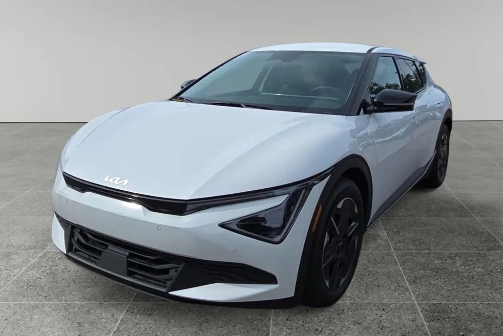 2025 Kia EV6 Light photo 1