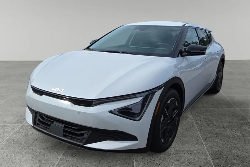 2025 Kia EV6 Light photo 1