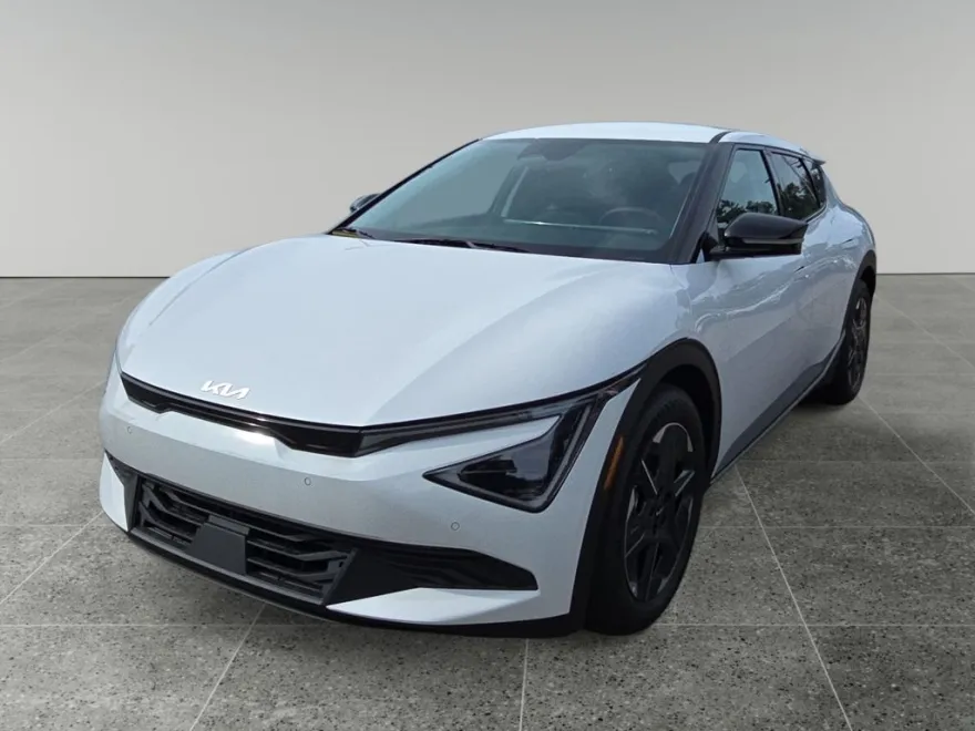 2025 Kia EV6 Light photo 1