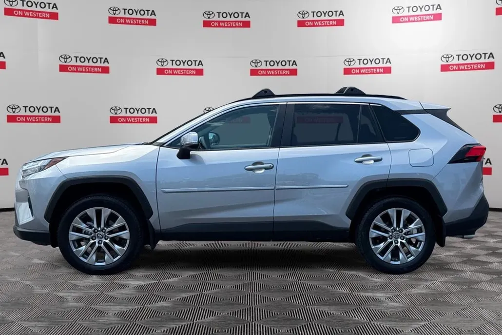2024 Toyota RAV4 XLE Premium photo 1