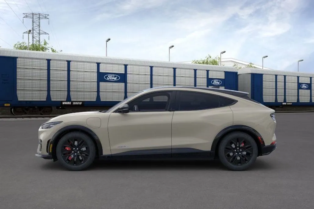 2025 Ford Mustang Mach-E Premium photo 1