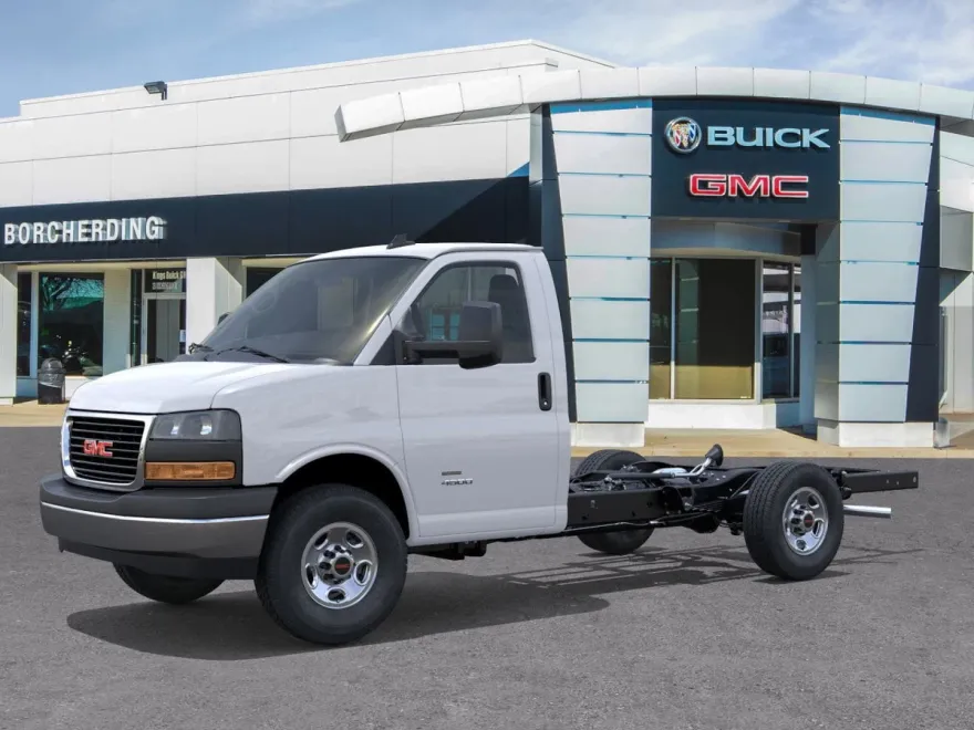2025 Gmc Savana Cutaway 3500 photo 1