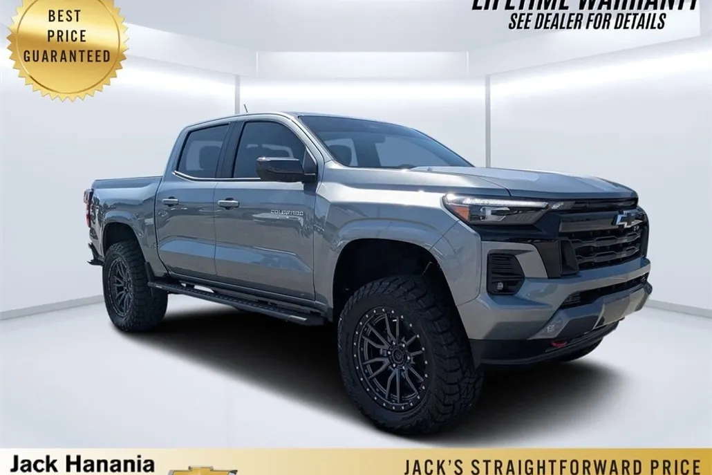 2025 Chevrolet Colorado Z71 photo 1