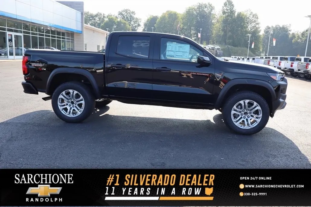 2026 Chevrolet Colorado Trail Boss photo 1