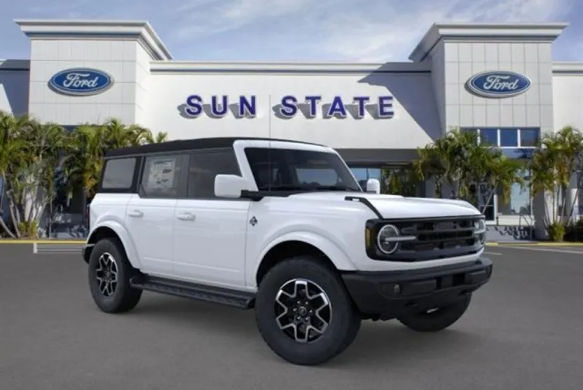 2025 Ford Bronco Outer Banks photo 1