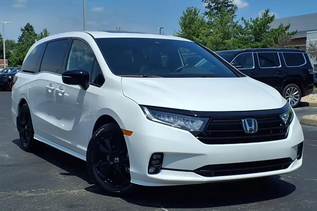 2024 Honda Odyssey Sport photo 1