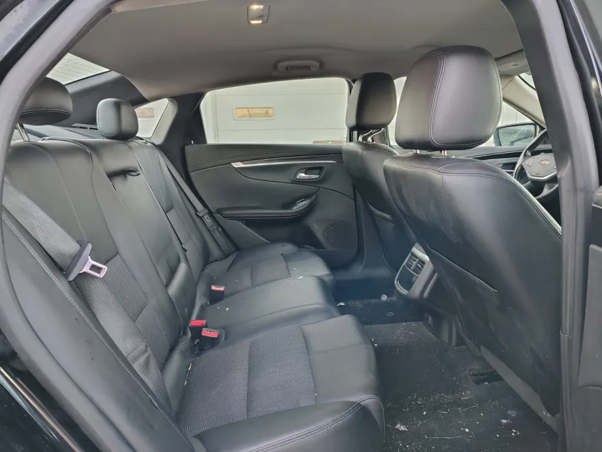 2017 Chevrolet Impala 1LT photo 1
