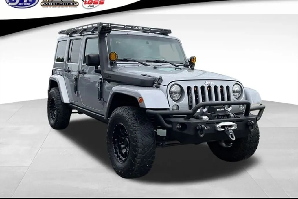 2015 Jeep Wrangler Unlimited Sahara photo 1