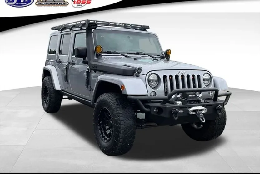 2015 Jeep Wrangler Unlimited Sahara photo 1