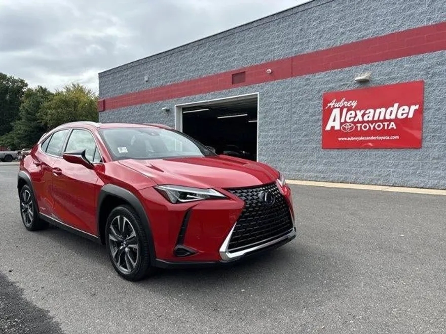 2020 Lexus UX 250h Premium photo 1