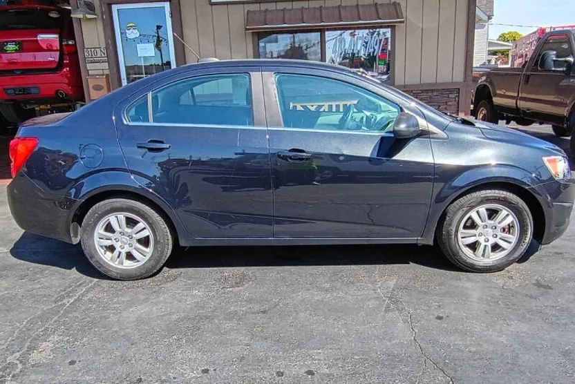 2015 Chevrolet Sonic LT photo 1