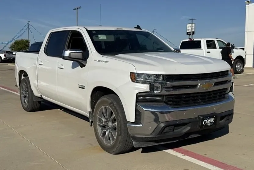 2020 Chevrolet Silverado 1500 LT Texas Edition photo 1