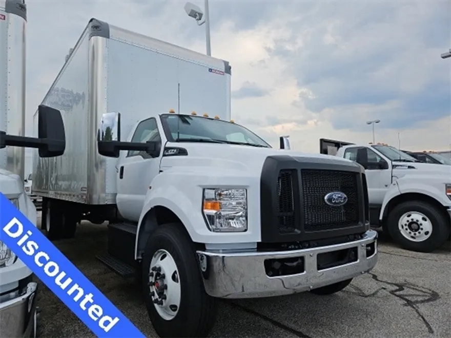 2025 Ford F-650 photo 1