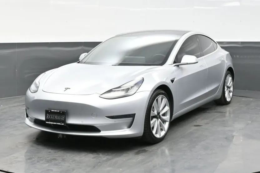 2018 Tesla Model 3 Long Range photo 1