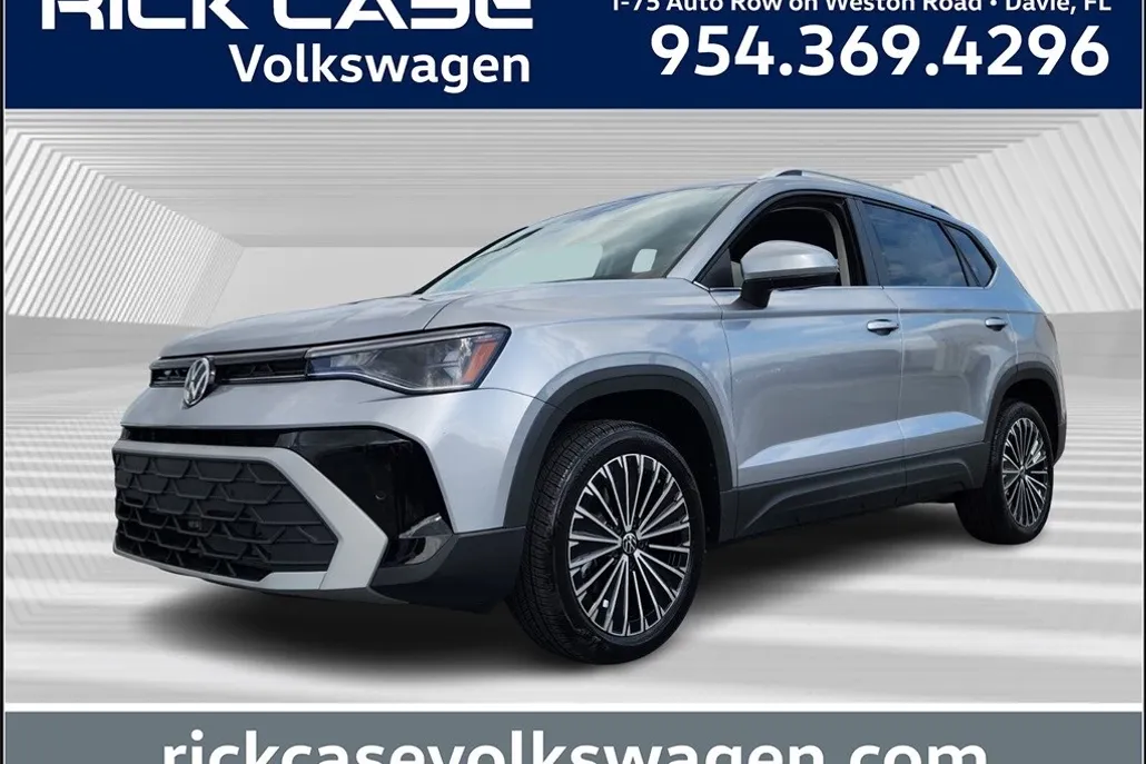 2025 Volkswagen Taos SE photo 1