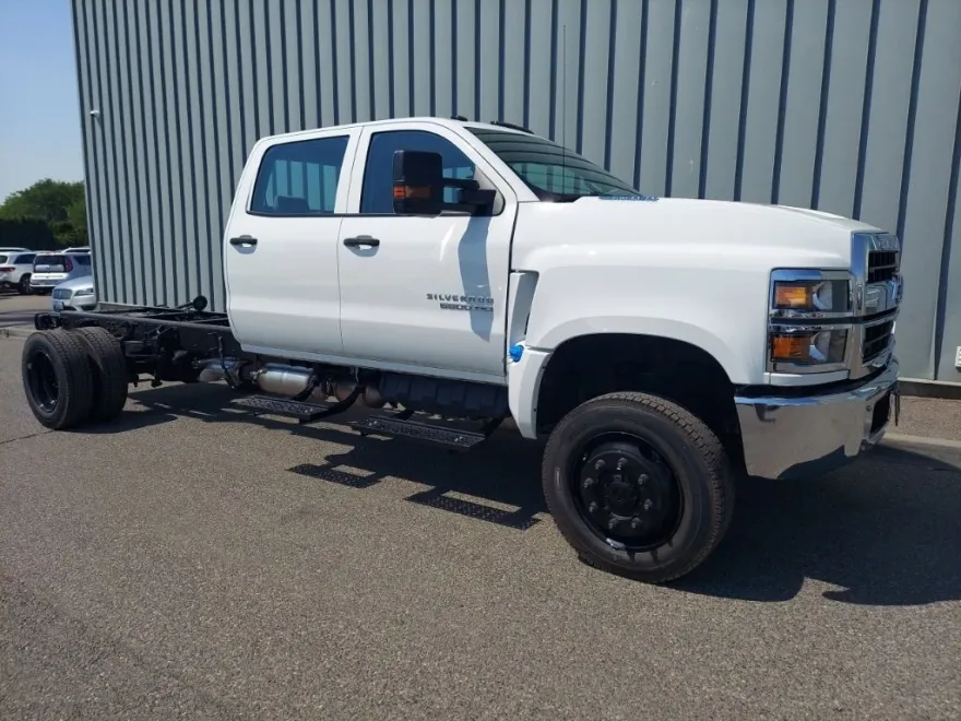 2024 Chevrolet Silverado 5500HD Work Truck photo 1