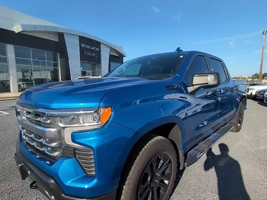 2023 Chevrolet Silverado 1500 LTZ photo 1